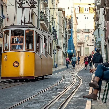 Апартаменты Iconic Bica Tram At Your Door Heart Of Лиссабон